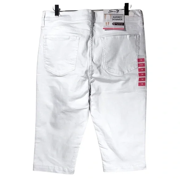 NWT Seven7 Audrey Mid-Rise Skimmer Capris in White - Picture 2 of 10